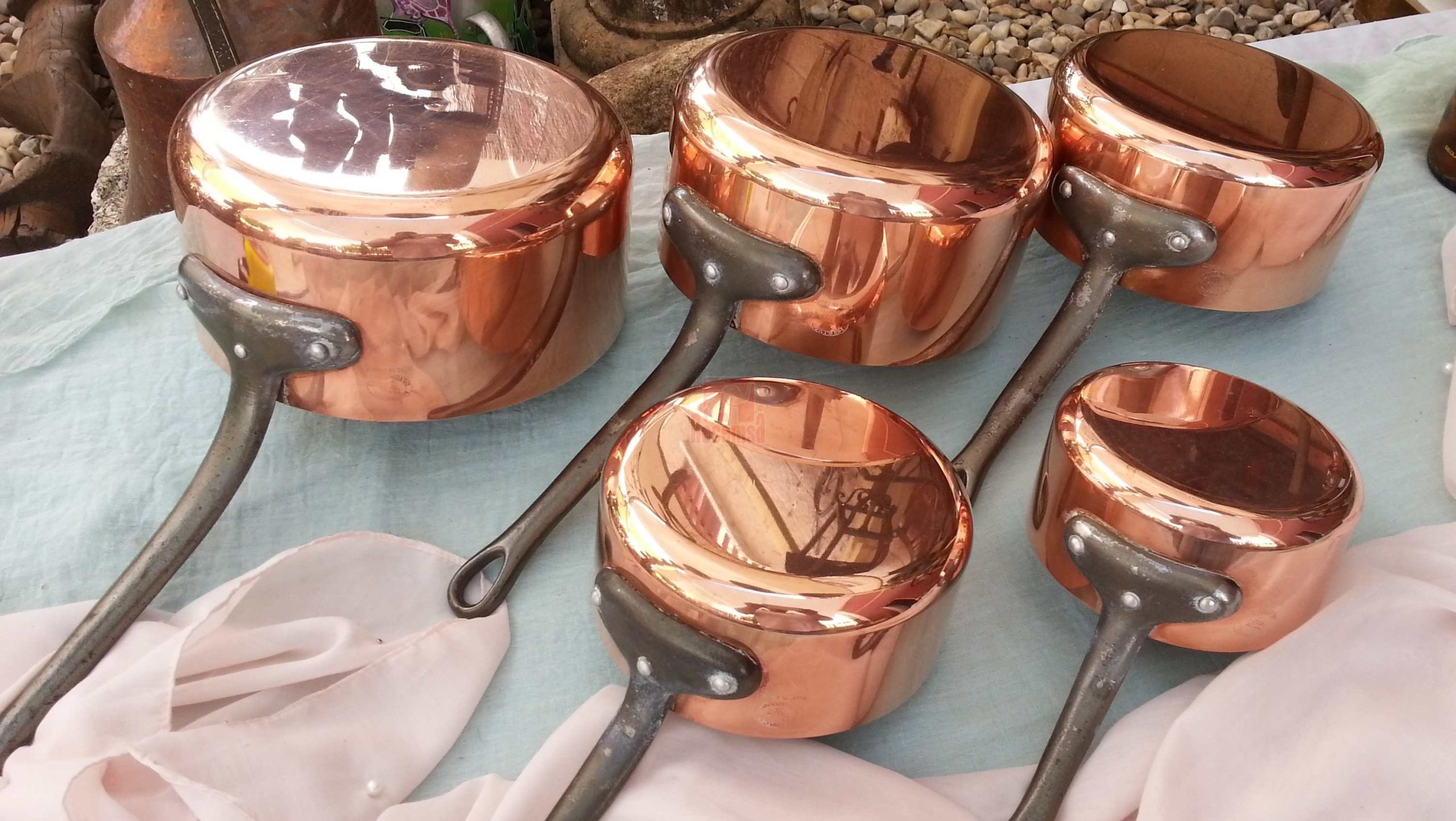 diferencia entre latón y cobre Perola de latón liso con asas de hierro 18cm