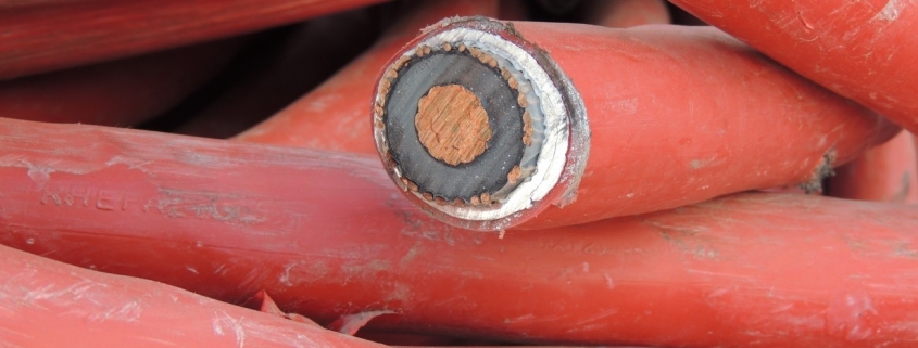 Cable con pantalla de aluminio en chatarrería