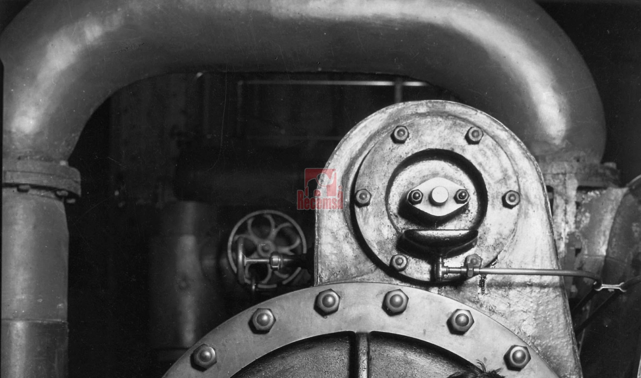 historia del acero inoxidable, maquina de acero