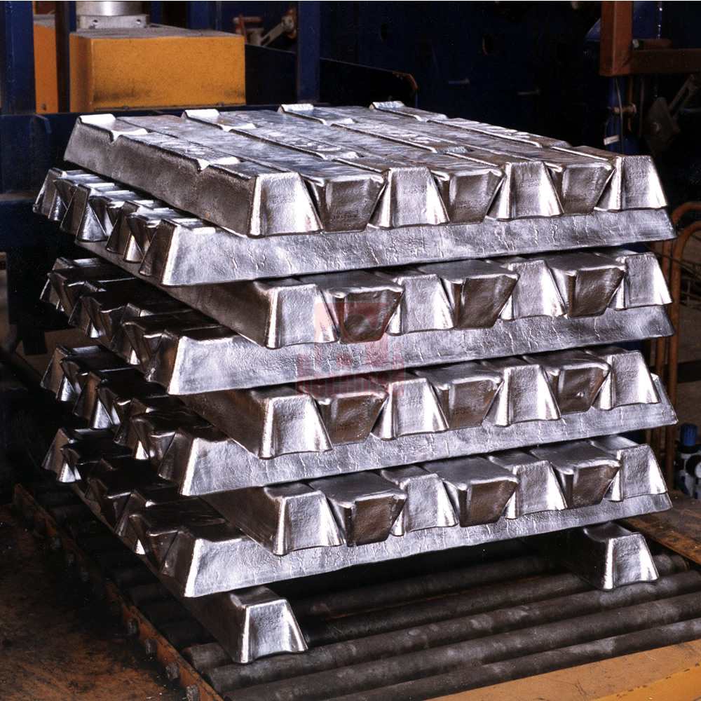 Lingotes de aluminio gracias al proceso de reciclaje del aluminio