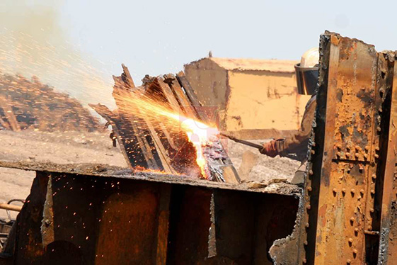 Cortando piezas de metal