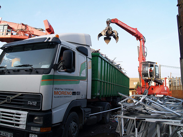 Descarga de material en Recemsa