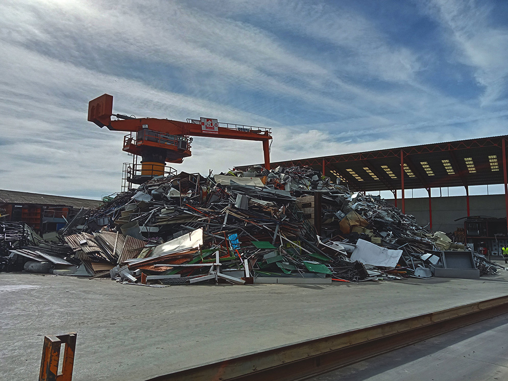 grua de recemsa trabajando