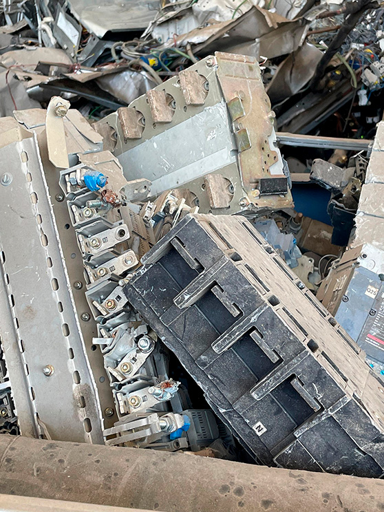 contactadores con plata residuos eléctricos y electrónicos