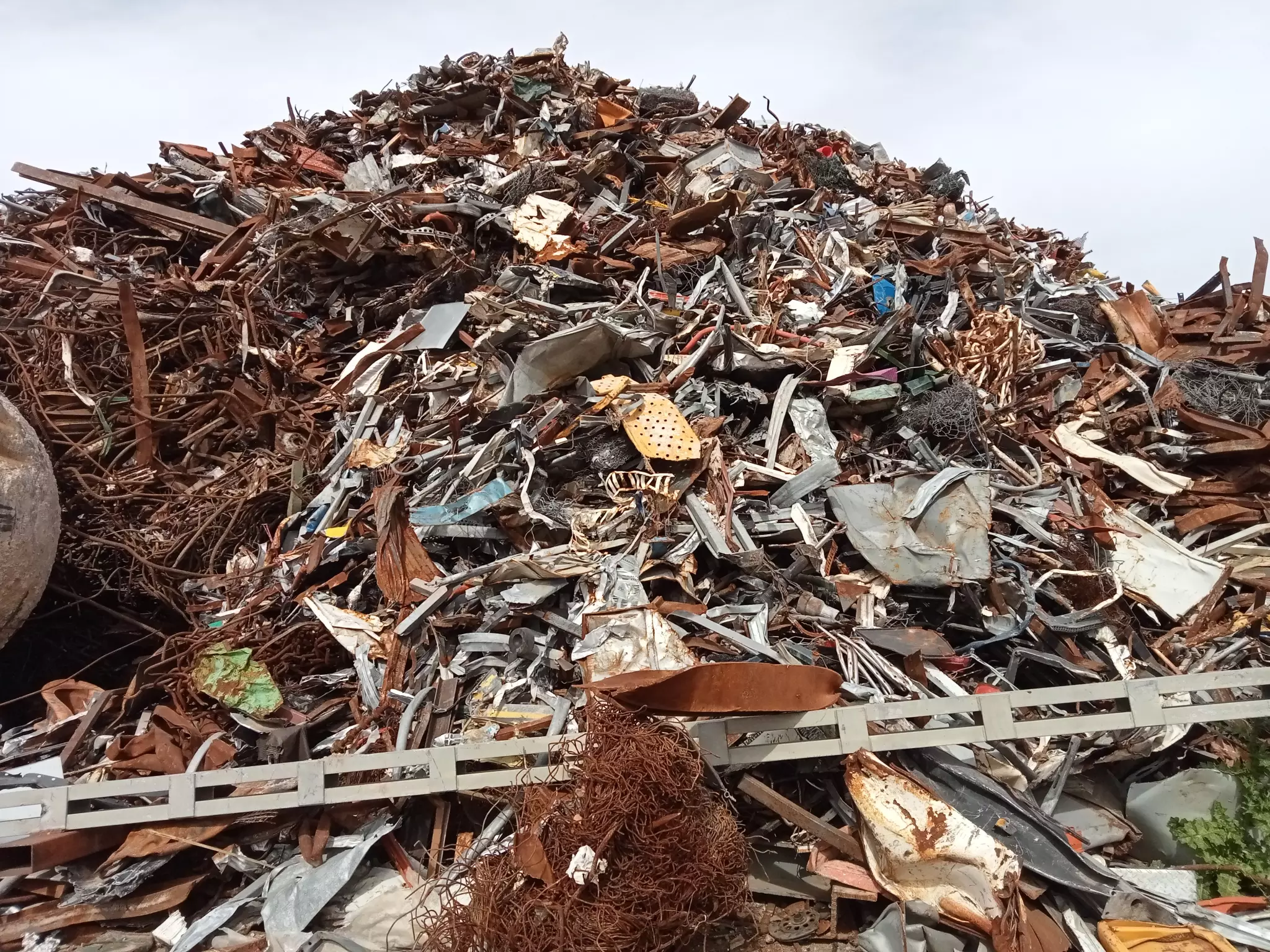 Basura de store metal